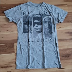 Mens Gray T-shirt in size Medium